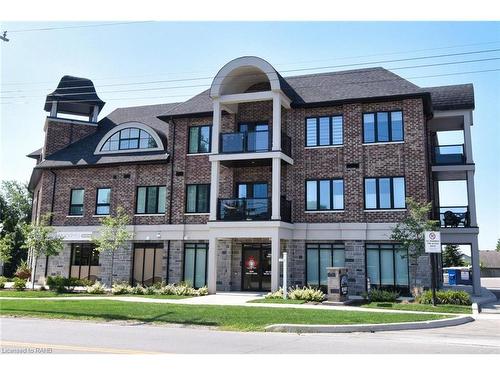 203-2605 Binbrook Road, Binbrook, ON - Outdoor With Balcony With Facade