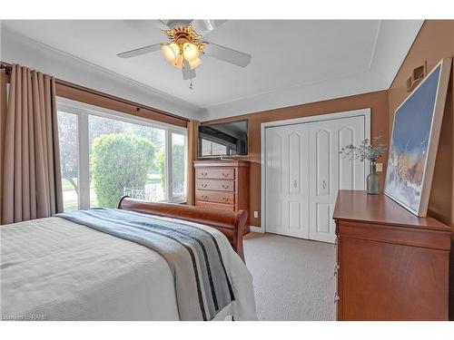 183 Federal Street, Stoney Creek, ON - Indoor Photo Showing Bedroom