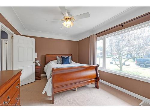 183 Federal Street, Stoney Creek, ON - Indoor Photo Showing Bedroom