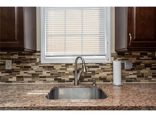 674 Laurier Avenue, Milton, ON - Indoor Photo Showing Kitchen