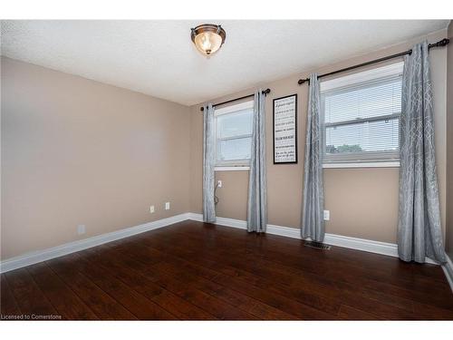 674 Laurier Avenue, Milton, ON - Indoor Photo Showing Other Room