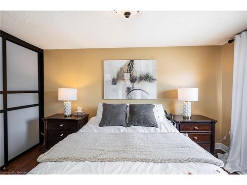 674 Laurier Avenue, Milton, ON - Indoor Photo Showing Bedroom