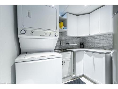 674 Laurier Avenue, Milton, ON - Indoor Photo Showing Laundry Room