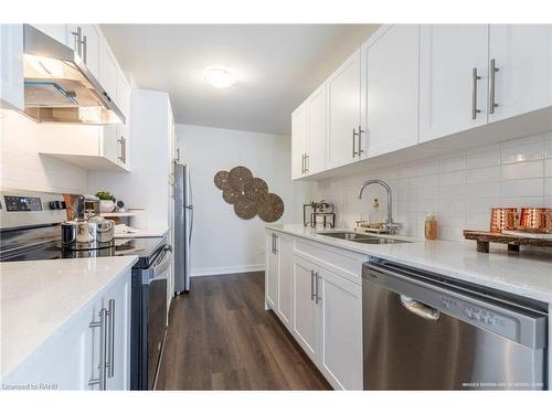 19-1444 Upper Ottawa Street, Hamilton, ON - Indoor Photo Showing Kitchen With Stainless Steel Kitchen With Double Sink With Upgraded Kitchen