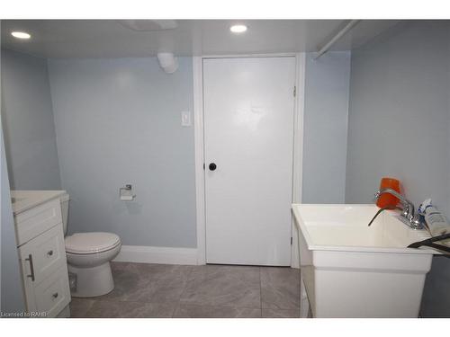 701 Wilson Street, Hamilton, ON - Indoor Photo Showing Bathroom