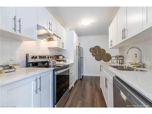 37-88 Tunbridge Crescent, Hamilton, ON - Indoor Photo Showing Kitchen With Stainless Steel Kitchen With Double Sink With Upgraded Kitchen