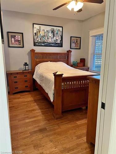 Main-21 Proctor Boulevard, Hamilton, ON - Indoor Photo Showing Bedroom