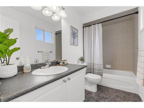 24 Gershwin Court, Hamilton, ON - Indoor Photo Showing Bathroom