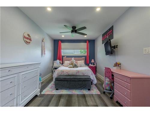 38 Jacobson Avenue, St. Catharines, ON - Indoor Photo Showing Bedroom