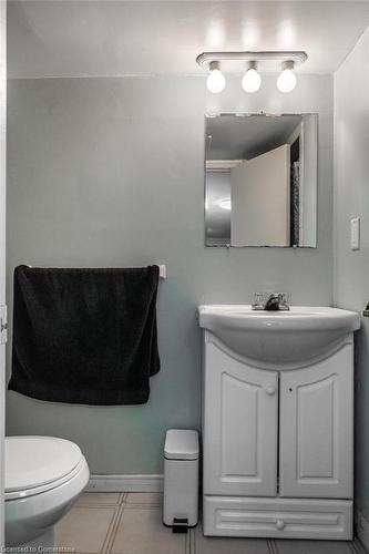 6 Peter Street, Hamilton, ON - Indoor Photo Showing Bathroom