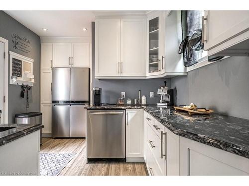 6 Peter Street, Hamilton, ON - Indoor Photo Showing Kitchen With Upgraded Kitchen