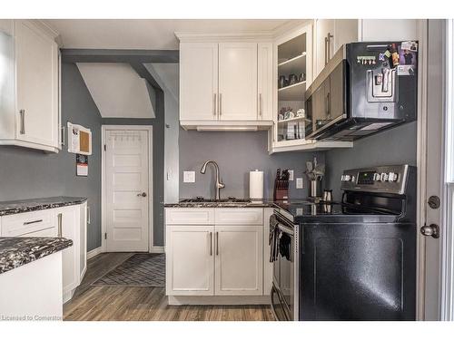 6 Peter Street, Hamilton, ON - Indoor Photo Showing Kitchen