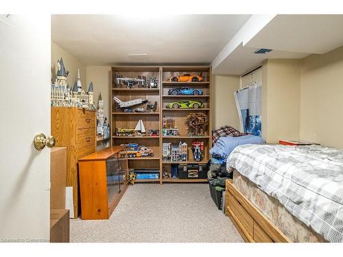 6 Peter Street, Hamilton, ON - Indoor Photo Showing Bedroom