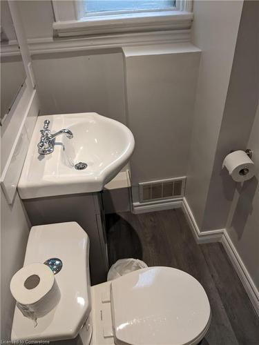 10 - 12 Murney Street, Belleville, ON - Indoor Photo Showing Bathroom