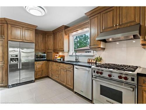 15 Laurendale Avenue, Waterdown, ON - Indoor Photo Showing Kitchen