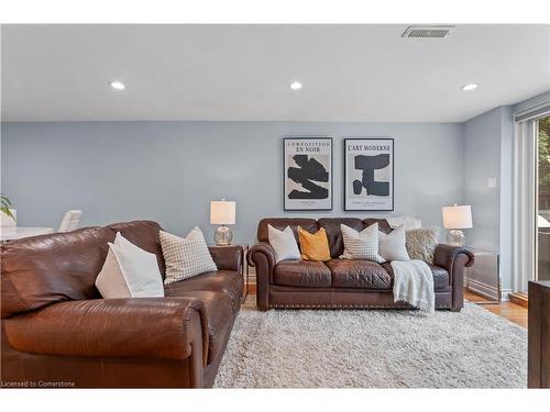 15 Laurendale Avenue, Waterdown, ON - Indoor Photo Showing Living Room