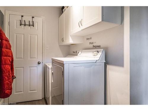 1125 Cannon Street E, Hamilton, ON - Indoor Photo Showing Laundry Room