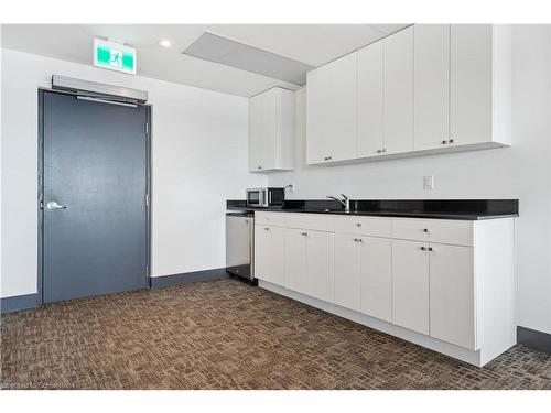 607-1 Wellington Street, Brantford, ON - Indoor Photo Showing Kitchen