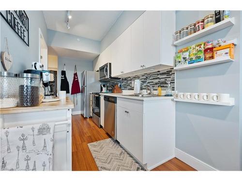 607-1 Wellington Street, Brantford, ON - Indoor Photo Showing Kitchen