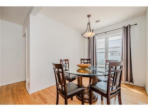 80 East 33Rd Street, Hamilton, ON - Indoor Photo Showing Dining Room