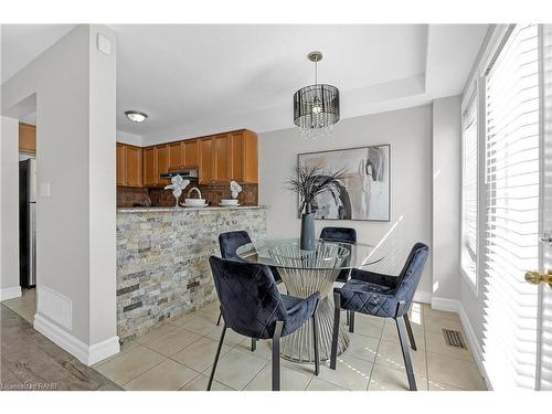 12-151 Green Road, Stoney Creek, ON - Indoor Photo Showing Dining Room