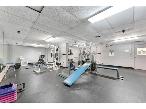 1505-2263 Marine Drive, Oakville, ON - Indoor Photo Showing Gym Room