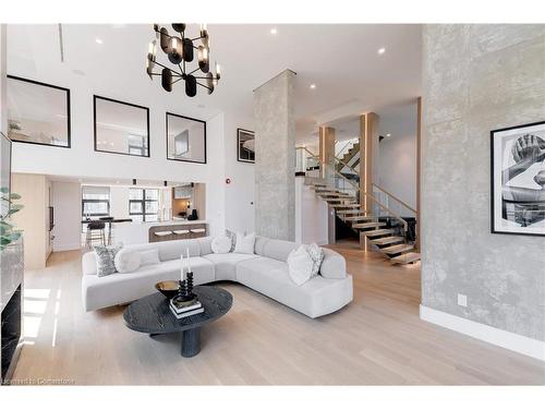 Ph1-20 Niagara Street, Toronto, ON - Indoor Photo Showing Living Room