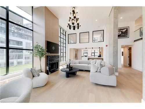 Ph1-20 Niagara Street, Toronto, ON - Indoor Photo Showing Living Room With Fireplace