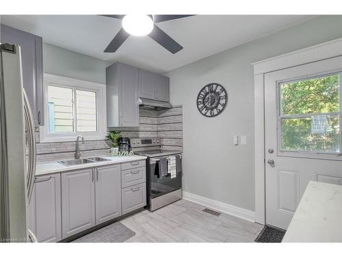 4570 Fourth Avenue, Niagara Falls, ON - Indoor Photo Showing Kitchen With Double Sink