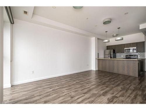 1003-112 King Street E, Hamilton, ON - Indoor Photo Showing Kitchen