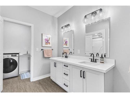 201-529 South Pelham Road, Welland, ON - Indoor Photo Showing Laundry Room