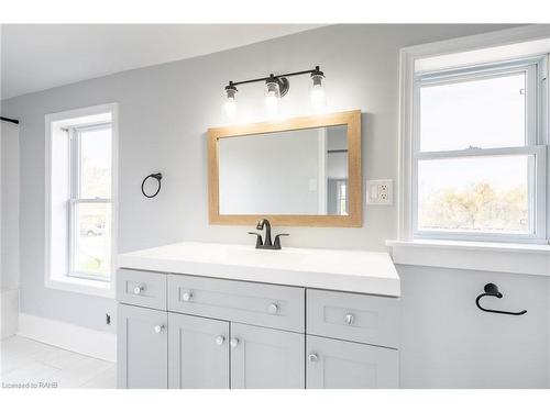 728 Gorham Road, Ridgeway, ON - Indoor Photo Showing Bathroom