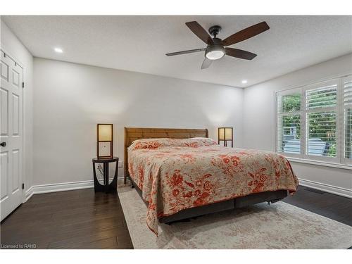 18-1150 Skyview Drive, Burlington, ON - Indoor Photo Showing Bedroom