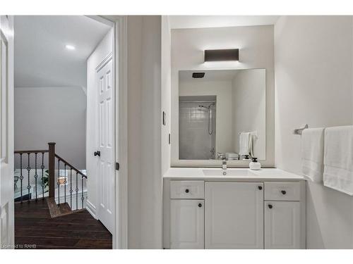 18-1150 Skyview Drive, Burlington, ON - Indoor Photo Showing Bathroom