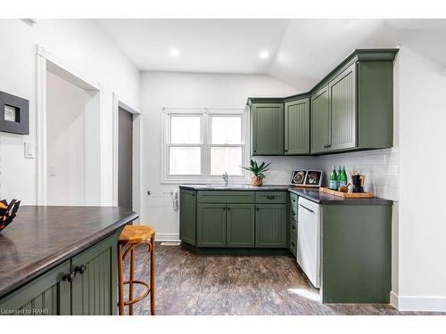 49 Edward Street, London, ON - Indoor Photo Showing Kitchen