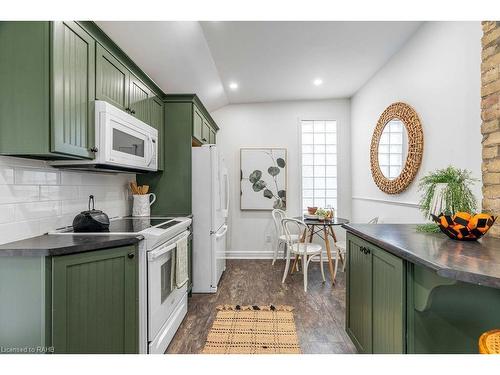 49 Edward Street, London, ON - Indoor Photo Showing Kitchen