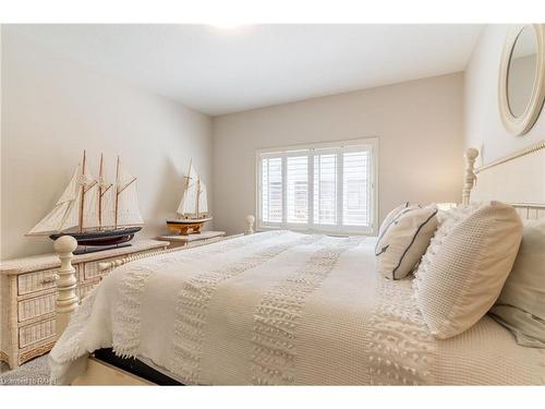 18 Tamarack Way, Simcoe, ON - Indoor Photo Showing Bedroom