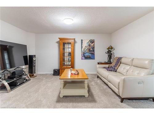 18 Tamarack Way, Simcoe, ON - Indoor Photo Showing Living Room