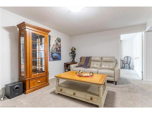 18 Tamarack Way, Simcoe, ON - Indoor Photo Showing Living Room