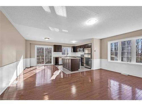 35-233 Duskywing Way, Oakville, ON - Indoor Photo Showing Kitchen