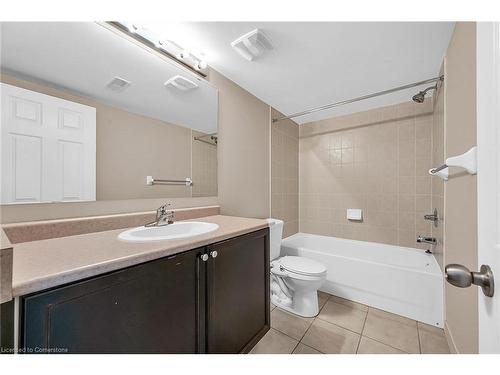 35-233 Duskywing Way, Oakville, ON - Indoor Photo Showing Bathroom