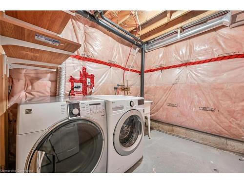 35-233 Duskywing Way, Oakville, ON - Indoor Photo Showing Laundry Room