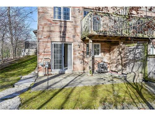 35-233 Duskywing Way, Oakville, ON - Outdoor