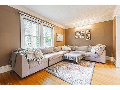 65 Banff Street, Caledonia, ON - Indoor Photo Showing Living Room