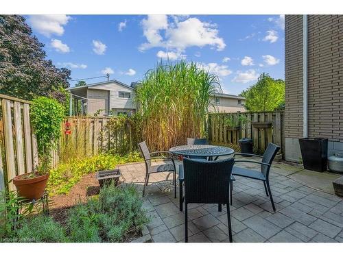 19-11 Colmar Place, Dundas, ON 