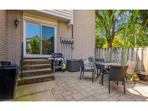 19-11 Colmar Place, Dundas, ON 