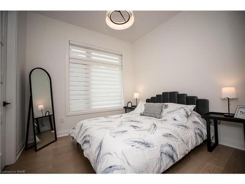 11 Primrose Street, Pelham, ON - Indoor Photo Showing Bedroom