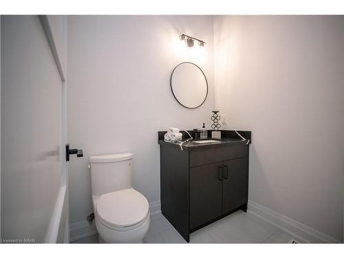 11 Primrose Street, Pelham, ON - Indoor Photo Showing Bathroom