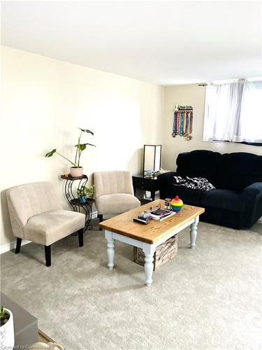 2-508 Andrew Street E, Shelburne, ON - Indoor Photo Showing Living Room