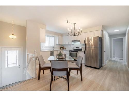 296 Clifton Downs Road, Hamilton, ON - Indoor Photo Showing Dining Room